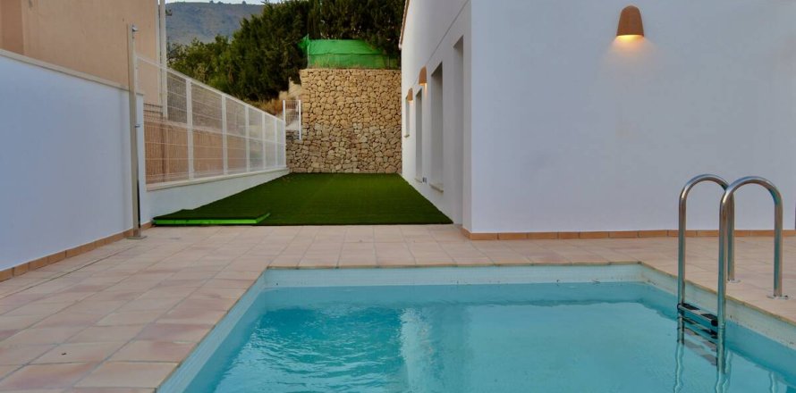 Villa a Orxeta, Alicante, Spagna 4 camere da letto, 300 mq. N° 192520