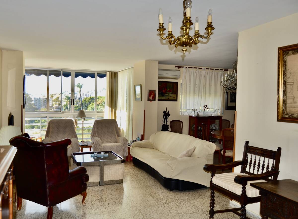 Huoneisto Villajoyosa, Alicante, Espanja 5 makuuhuonetta, 150 m2 No. 192518