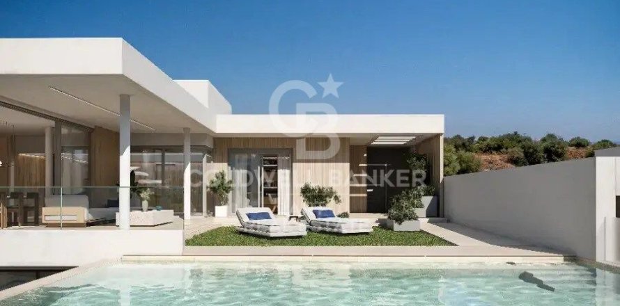 Hus i Estepona, Malaga, Spanien 4 sovrum, 463 kvm. Nr. 158968