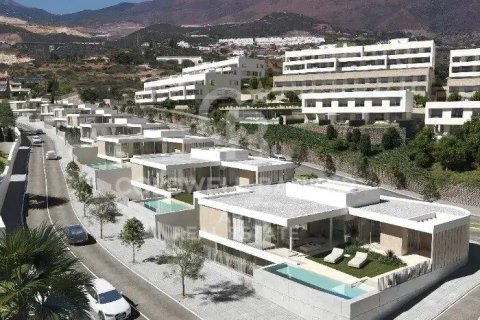 Hus till salu i Estepona, Malaga, Spanien 4 sovrum, 470 kvm. Nr. 158967 - foto 2