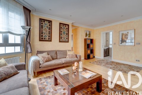 Продажа квартиры в Бильбао, Вискайя, Испания 3 спальни, 99.92м2 №188103 - фото 2