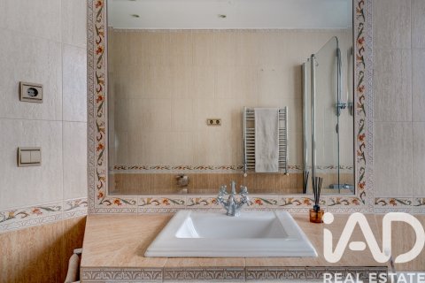 Продажа квартиры в Бильбао, Вискайя, Испания 3 спальни, 99.92м2 №188103 - фото 29