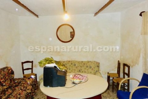 House for sale in Baza, Granada, Spain 4 bedrooms, 300 sq.m. No. 184014 - photo 2