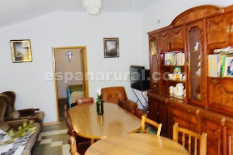 House for sale in Baza, Granada, Spain 4 bedrooms, 300 sq.m. No. 184014 - photo 9