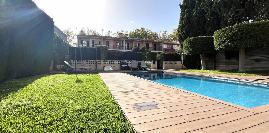 Villa in Palma de Majorca, Mallorca, Spain 3 bedrooms, 306 sq.m. No. 148819