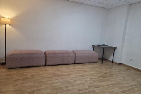 Liikekiinteistö vuokrattavana El Campello, Alicante, Espanja, 2 makuuhuonetta, 85 m2 No. 181273 - kuva 11