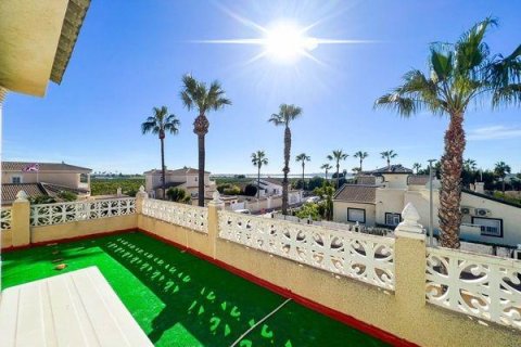 House for sale in Ciudad Quesada, Alicante, Spain 5 bedrooms, 300 sq.m. No. 181275 - photo 3