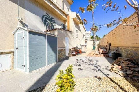 House for sale in Ciudad Quesada, Alicante, Spain 5 bedrooms, 300 sq.m. No. 181275 - photo 17