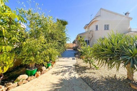 House for sale in Ciudad Quesada, Alicante, Spain 5 bedrooms, 300 sq.m. No. 181275 - photo 4