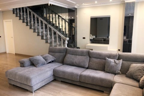 Duplex for sale Valencia, Spain 3 bedrooms, 485 sq.m. No. 133425 - photo 2