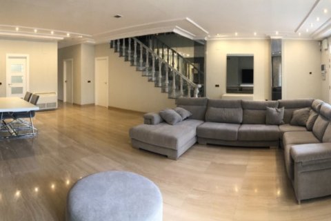 Duplex for sale Valencia, Spain 3 bedrooms, 485 sq.m. No. 133425 - photo 4