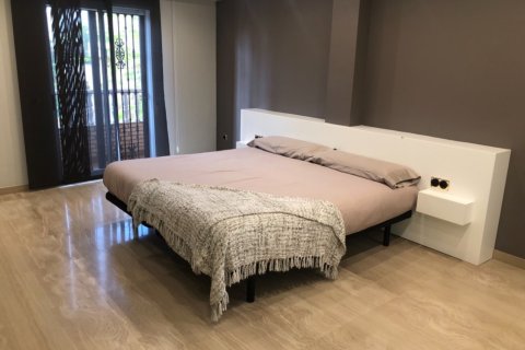 Duplex for sale Valencia, Spain 3 bedrooms, 485 sq.m. No. 133425 - photo 29