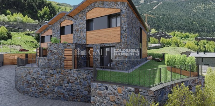 House in Principado De Andorra (Ninguna Poblacion Tiene C.P.), Lleida, Spain 3 bedrooms, 287 sq.m. No. 158069