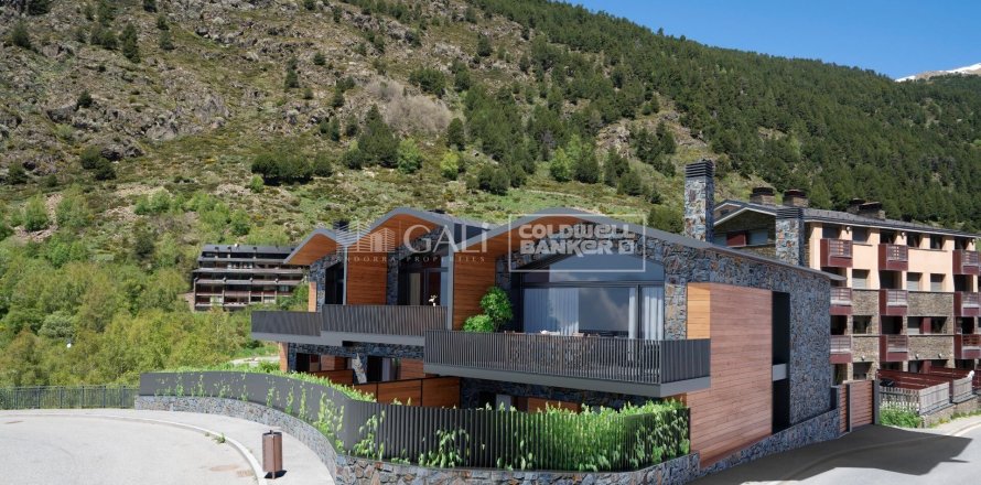 Сasa en Principado De Andorra (Ninguna Poblacion Tiene C.P.), Lérida, España 3 dormitorios, 354 m2 No. 158071