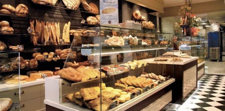 Кафе / ресторан в Лес Кортс (Л'эскала), Герона, Испания 100м2 №151944