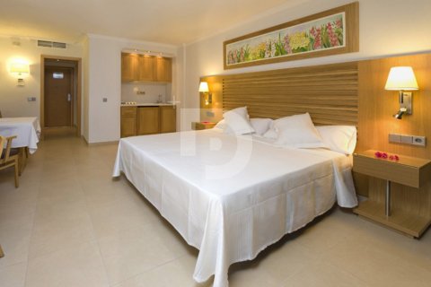 Продажа отеля в Испании 100000м2 №151939 - фото 3