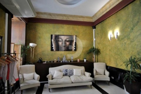 Veikals Spānijā 533 m2 Nr. 151928