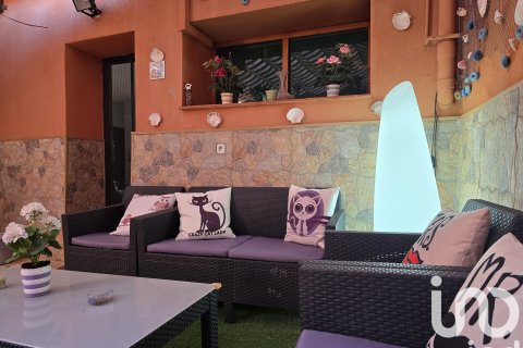 Villa a Tarragona, Spagna 5 camere da letto, 180 mq. N° 153058