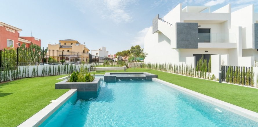 Bungalow en Torrevieja, Alicante, España 2 dormitorios, 74 m2 No. 170317