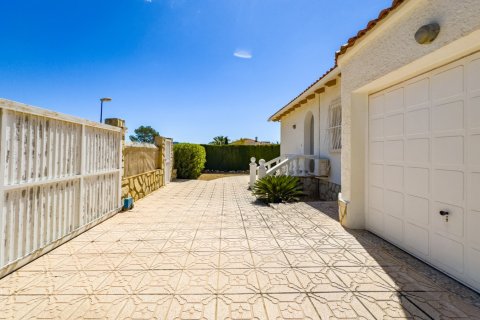 Villa for sale in La Nucia, Alicante, Spain 3 bedrooms, 140 sq.m. No. 181067 - photo 16