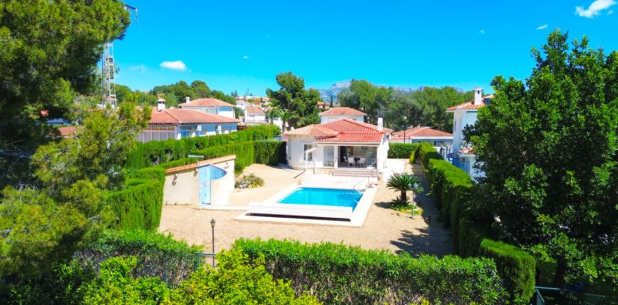 Villa in La Nucia, Alicante, Spain 3 bedrooms, 140 sq.m. No. 181067