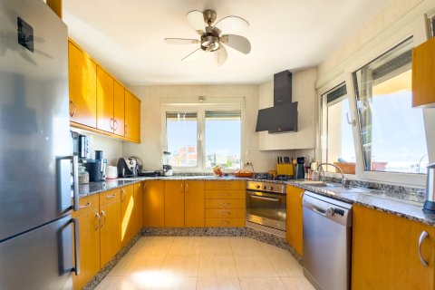 Villa till salu i El Campello, Alicante, Spanien 3 sovrum, 256 kvm. Nr. 181066 - foto 16