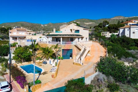 Villa for sale in El Campello, Alicante, Spain 3 bedrooms, 256 sq.m. No. 181066 - photo 2