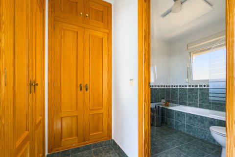 Villa till salu i El Campello, Alicante, Spanien 3 sovrum, 256 kvm. Nr. 181066 - foto 25