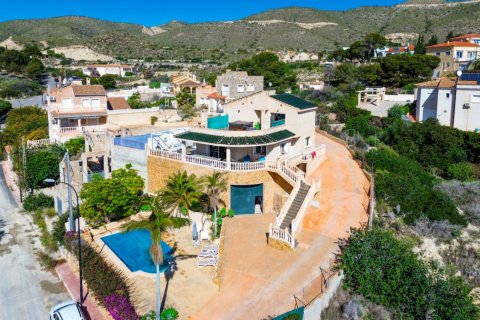 Villa till salu i El Campello, Alicante, Spanien 3 sovrum, 256 kvm. Nr. 181066 - foto 2