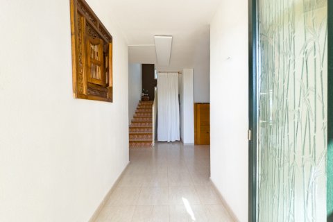 Villa till salu i El Campello, Alicante, Spanien 3 sovrum, 256 kvm. Nr. 181066 - foto 17