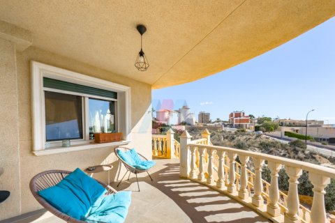 Villa for sale in El Campello, Alicante, Spain 3 bedrooms, 256 sq.m. No. 181066 - photo 9