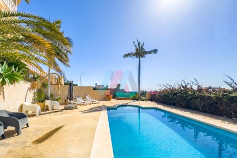 Villa for sale in El Campello, Alicante, Spain 3 bedrooms, 256 sq.m. No. 181066 - photo 8