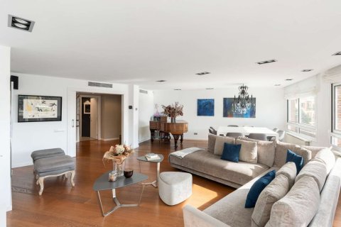 Apartamento en venta en Barcelona, España 5 dormitorios, 260 m2 No. 154591 - foto 4