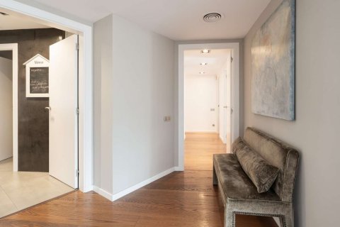 Apartamento en venta en Barcelona, España 5 dormitorios, 260 m2 No. 154591 - foto 20