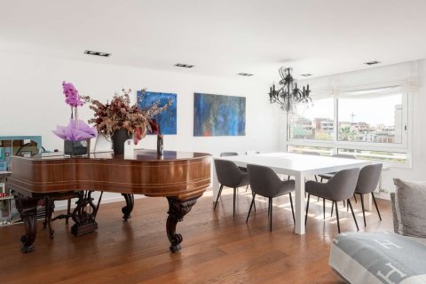 Apartamento en venta en Barcelona, España 5 dormitorios, 260 m2 No. 154591 - foto 6