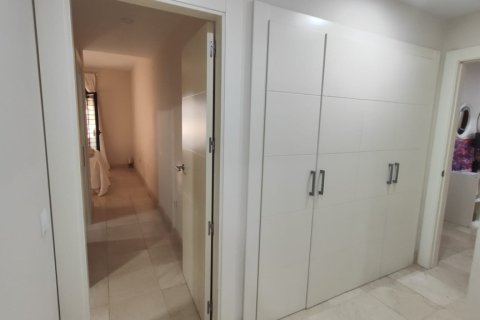Apartamento en alquiler en Málaga, España 2 dormitorios, 120 m2 No. 154613 - foto 15