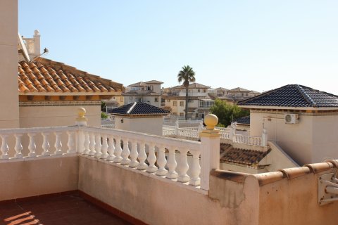 Villa till salu i La Zenia, Alicante, Spanien 5 sovrum, 178 kvm. Nr. 195247 - foto 23