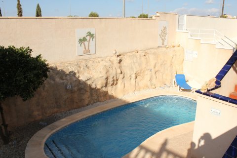 Villa till salu i La Zenia, Alicante, Spanien 5 sovrum, 178 kvm. Nr. 195247 - foto 7