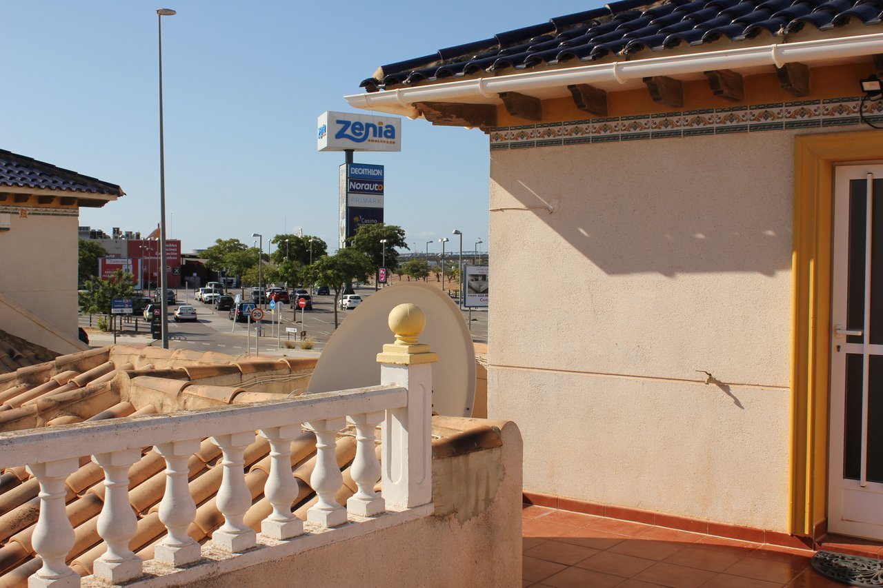 Villa a La Zenia, Alicante, Spagna 5 camere da letto, 178 mq. N° 195247