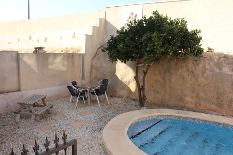 Villa till salu i La Zenia, Alicante, Spanien 5 sovrum, 178 kvm. Nr. 195247 - foto 6