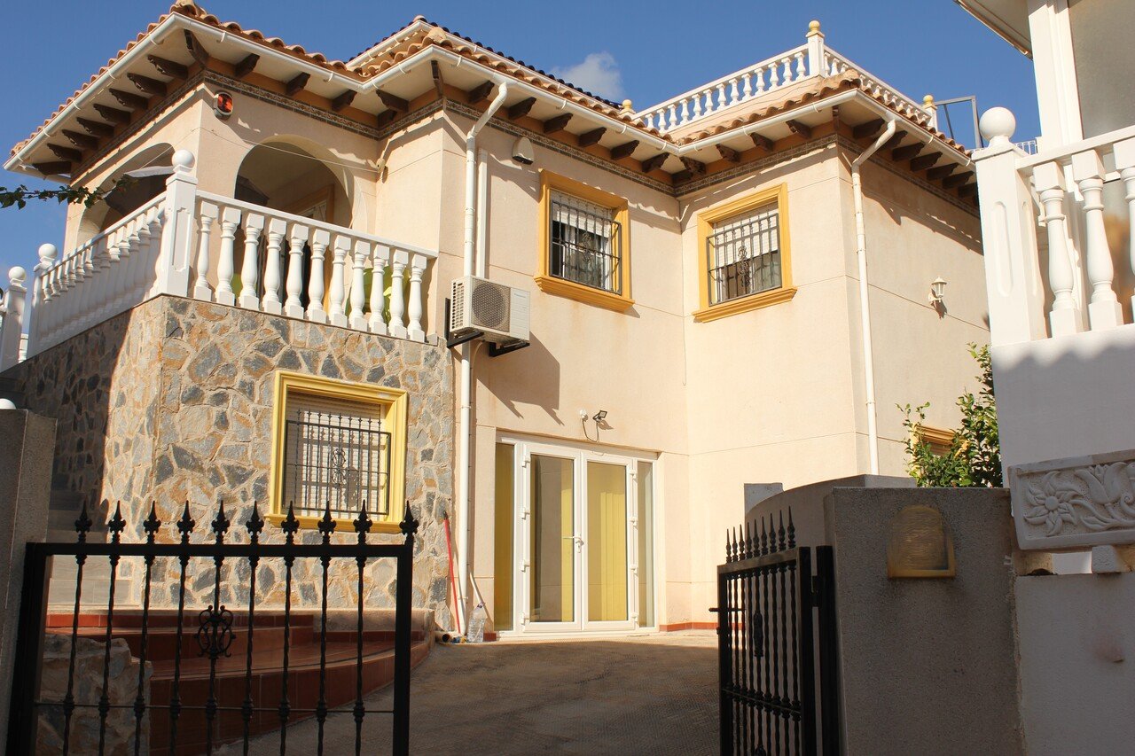 Villa a La Zenia, Alicante, Spagna 5 camere da letto, 178 mq. N° 195247