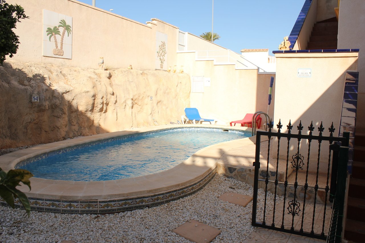 Villa a La Zenia, Alicante, Spagna 5 camere da letto, 178 mq. N° 195247