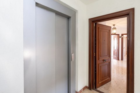Apartment for sale Malaga, Spain 4 bedrooms, 156 sq.m. No. 107544 - photo 8