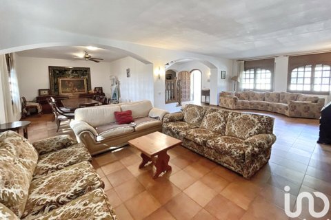 Dom w Riudoms, Tarragona, Hiszpania 8 sypialni, 1052 mkw. nr 154192 – zdjęcie 8