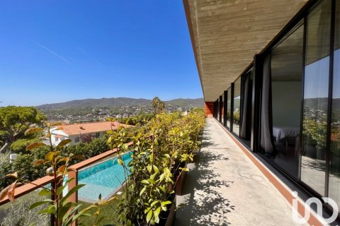 Dom w Cabrils, Barcelona, Hiszpania 6 sypialni, 1000 mkw. nr 154195 – zdjęcie 19