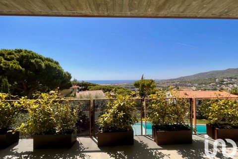 Dom w Cabrils, Barcelona, Hiszpania 6 sypialni, 1000 mkw. nr 154195 – zdjęcie 18