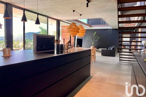 Dom w Cabrils, Barcelona, Hiszpania 6 sypialni, 1000 mkw. nr 154195 – zdjęcie 10