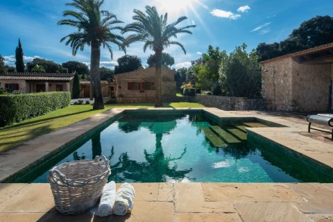 Finca zum Verkauf in Pollenca, Mallorca, Spanien 6 Schlafzimmer, 1307 m2 Nr. 147005 - Foto 1