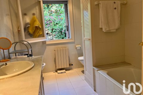 Dom w Sant Andreu de Llavaneres, Barcelona, Hiszpania 5 sypialni, 879 mkw. nr 154190 – zdjęcie 26