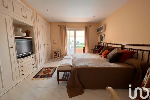 Dom w Sant Andreu de Llavaneres, Barcelona, Hiszpania 5 sypialni, 879 mkw. nr 154190 – zdjęcie 20